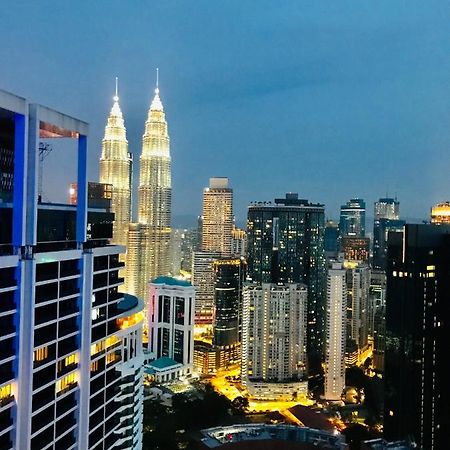 The Platinum Klcc By Cozy White Kuala Lumpur Exterior foto