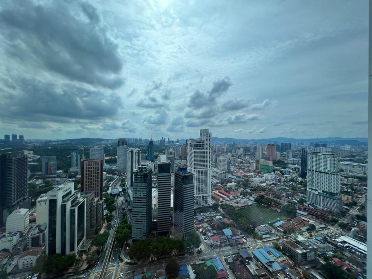The Platinum Klcc By Cozy White Kuala Lumpur Exterior foto